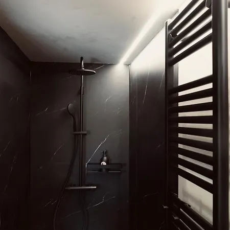 Meunier, Tu Dors 아파트 *